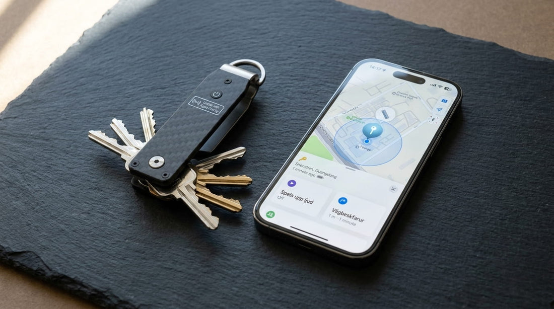 Evolto Air Key kolfiber-nyckelhållare med spårning via Apple Find My bredvid iPhone